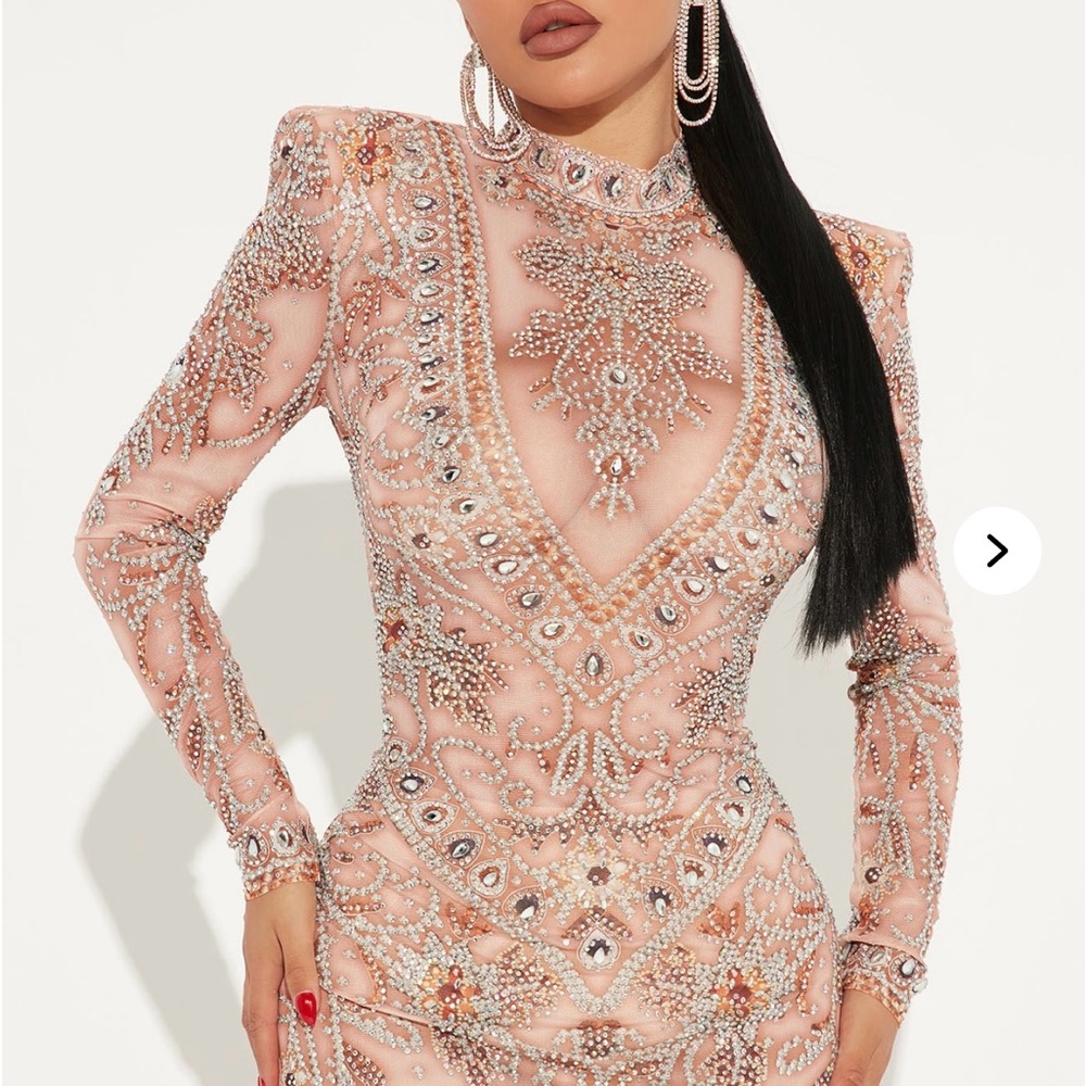 Queen Cleopatra Embellished Mini Dress
- Nude size M